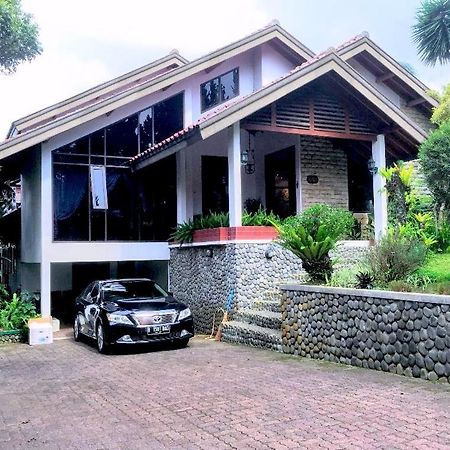Holidayhome Alam Cipanas ปุนจัก ภายนอก รูปภาพ
