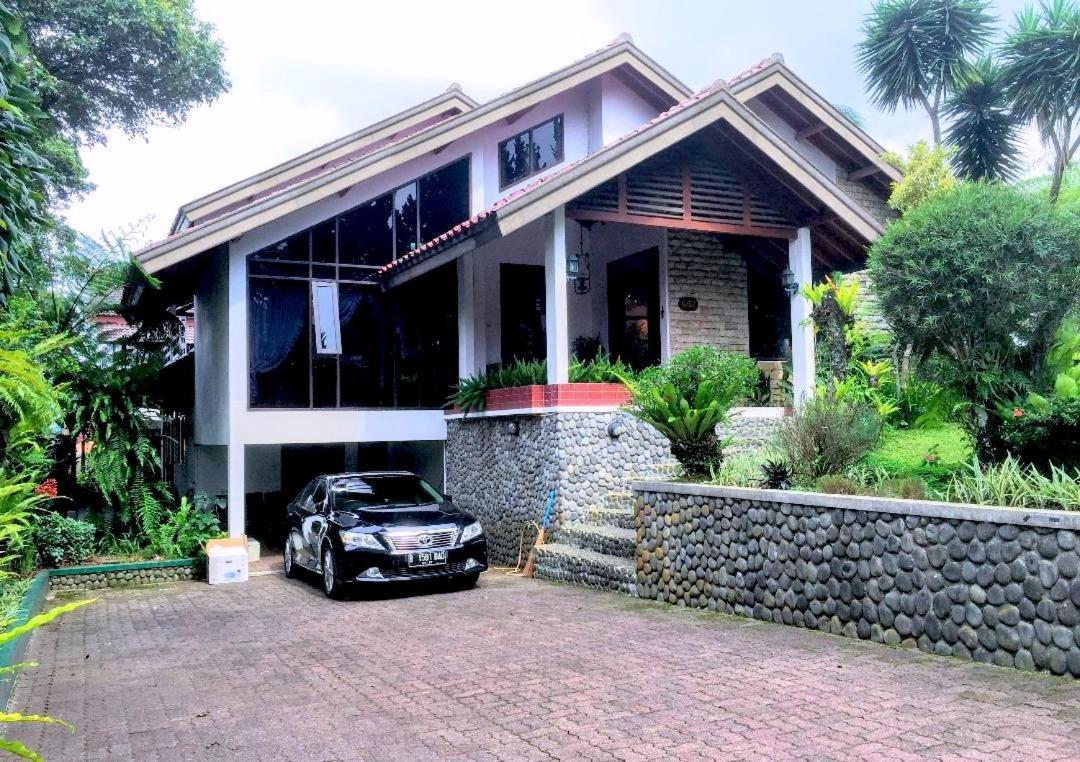Holidayhome Alam Cipanas ปุนจัก ภายนอก รูปภาพ